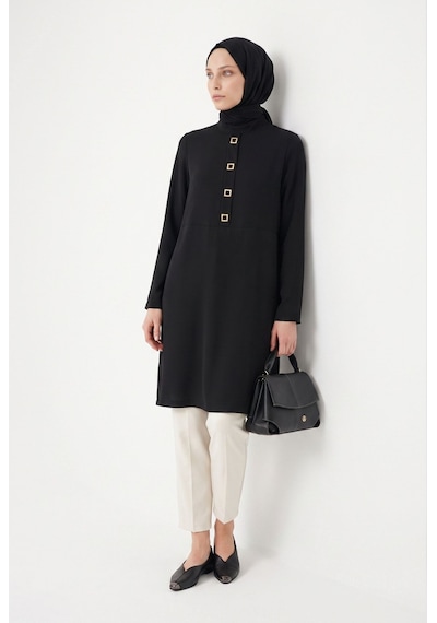 Armine Trend Metal Aksesuar Detaylı Hakim Yaka Tunik Siyah 26yt485