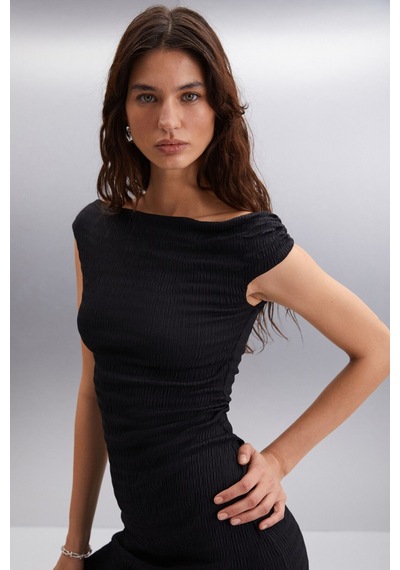 Ethıquet Innsa Kadın Bürümcük 3 Boyutlu Kumaşlı Tek Omuzlu Bodycon Siyah Elbise