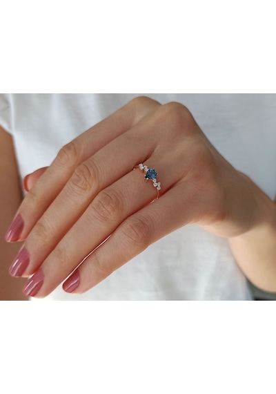Sirius Pırlanta Ve London Blue Topaz Su Damlası Yüzük 0817R0294