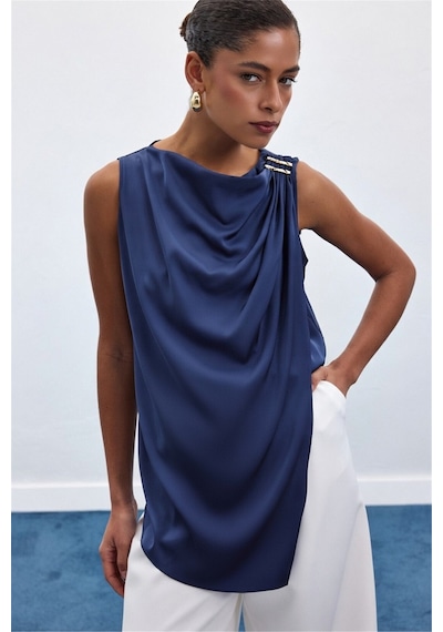 Sateen Aksesuar Detaylı Kolsuz Bluz - Lacivert-136920 Lacivert