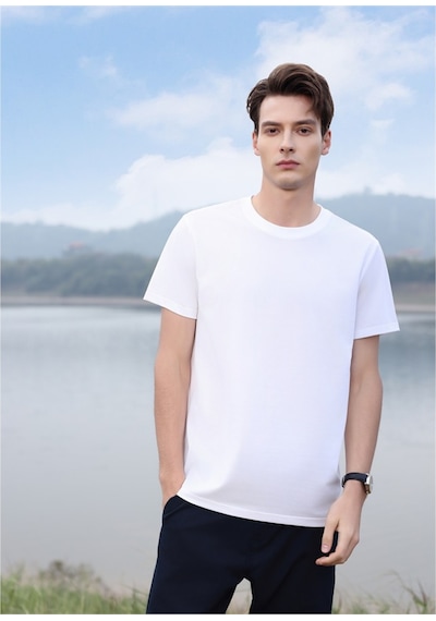 New Performance Premium Basic T-shirt %52,2 Polyester %37,1 Pamuk %3,2 Asetat Lifi %2,6 Dut İpeği %2,5 Keten %2,4 Spandeks Beyaz