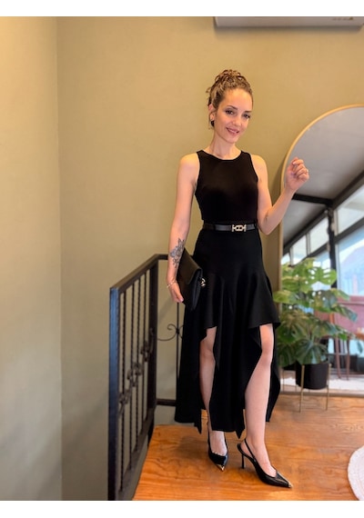 Ali Butik Siyah Kemerli Asimetrik Parçalı Elbise
