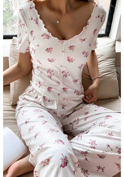 Bella Notte Ekru Çiçek Baskılı Süs Düğmeli Yazlık Pijama Takımı