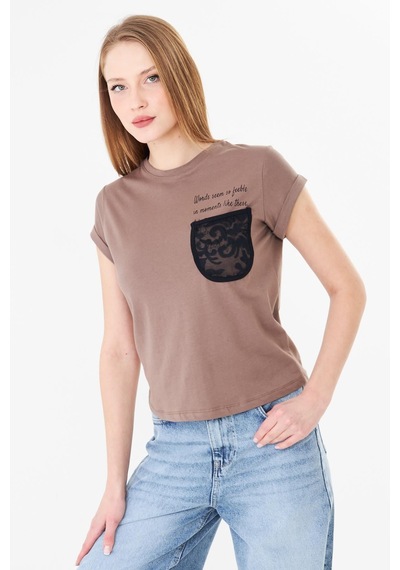 Sortie Collection Dantel Cepli Yazı Baskılı Katlama Kollu Tshirt Kahverengi