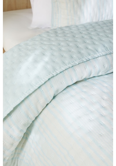 Ocean Home Textile Pamuklu Kapitoneli Açık Mavi Renk Çizgi Desen Çift Kişilik Yatak Örtüsü Seti 1 Adet 250 X 230 / 2 Adet 50 X 70 Cm