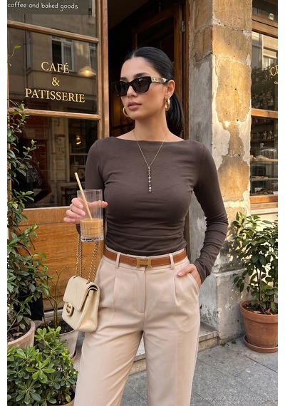 Lela Pamuklu Kayık Yaka Yanı Büzgülü Örme Bluz Kadın Bluz 5867059 Kahve
