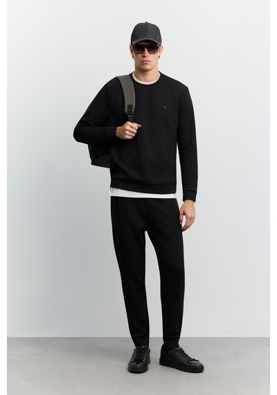 Avva Erkek Siyah Bisiklet Yaka Kolay Ütülenen Regular Fit Sweatshirt B001035