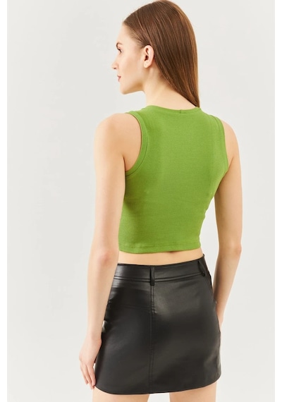 Butikgiz Kadın Sıfır Kol Bisiklet Yaka Vücuda Oturan %100 Pamuklu Kaşkorse Esnek Crop Bluz Çimen Yeşili