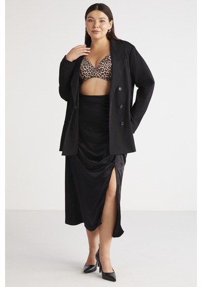 ETHIQUET JENA Kadın Kabarcıklı Saten Görünümlü Drape Detaylı Yırtmaçlı Midi Siyah Büyük Beden Etek ETHIQUET JENA Kadın Kabarcıklı Saten Görünümlü Drape Detaylı Yırtmaçlı Midi Siyah Büyük Beden Etek