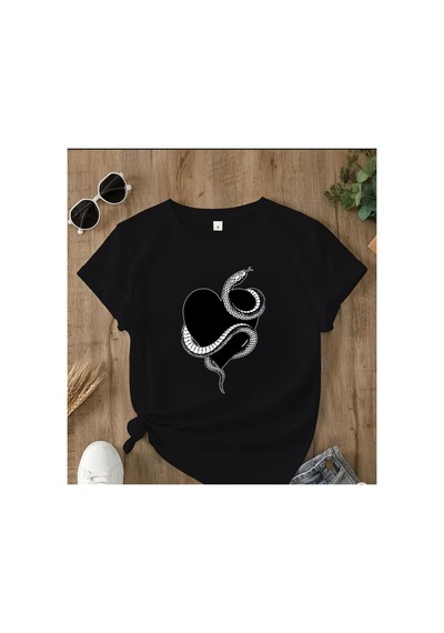 Herkesemoda Kalp Ve Yılan Baskı Detaylı Basic T-shirt Siyah