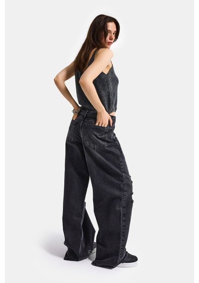 Itsbasic Kadın Koyu Füme 10s6-1 Süper Baggy Kemer Ve Yırtık Detaylı Özel Tasarım Denim Jean Itsbasic Kadın Koyu Füme 10s6-1 Süper Baggy Kemer Ve Yırtık Detaylı Özel Tasarım Denim Jean