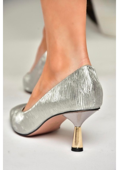 Fox Shoes U676034014 Platin Sim Alçak Topuklu Kadın Ayakkabı Platin
