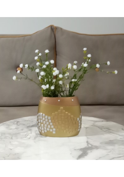Vazoda Beyaz Yapay Çiçek Dekoratif Altın Mozaik Poliresin Vazo Dahil 10 x 15 x 5 CM