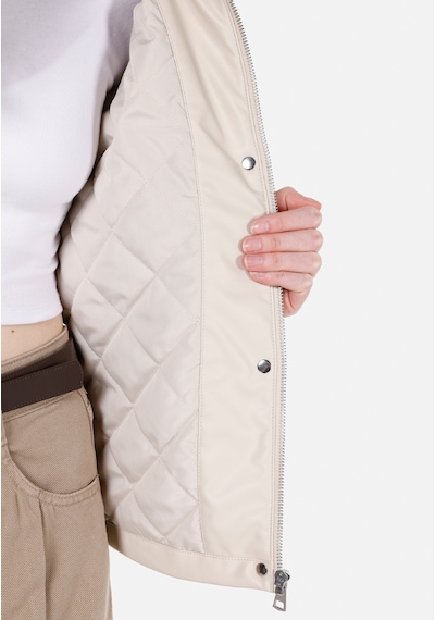 Colin's Colins Regular Fit Kapüşonlu Fermuarlı Astarlı Kaplamalı Kadın Ekru Mont Pu Cl1072616 Cl1072616 Q1.v1 Ecr Ekru Colin's Colins Regular Fit Kapüşonlu Fermuarlı Astarlı Kaplamalı Kadın Ekru Mont Pu Cl1072616 Cl1072616 Q1.v1 Ecr Ekru