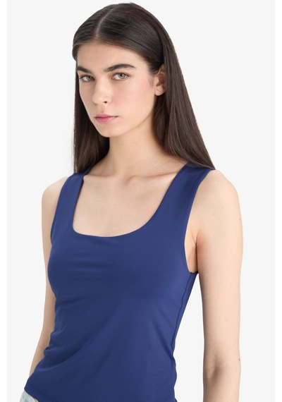 DeFacto Slim Fit Dar Kesim Basic Düz Kare Yaka Atlet C2622AX25SPNV42