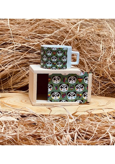 Sevimli Panda Tasarımlı Ahşap Kutulu Kupa Beyaz - Çok Renkli
