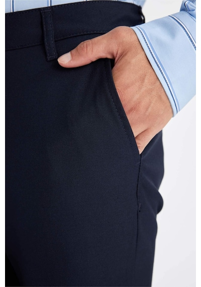 Defacto Çapraz Dokuma Chino Kumaş Pantolon Slim Fit Dar Kesim Dar Paça Basic Düz Cepli B2091AX23AU Lacivert