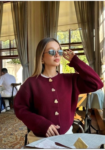 De Pose Kalp Düğme Detaylı Bordo Triko Hırka