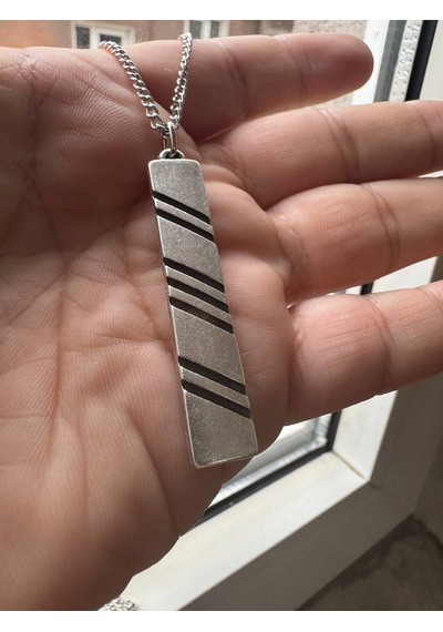 Obsidian Axis Siyah Şerit Detaylı Çubuk Erkek Metal Kolye Çok renkli
