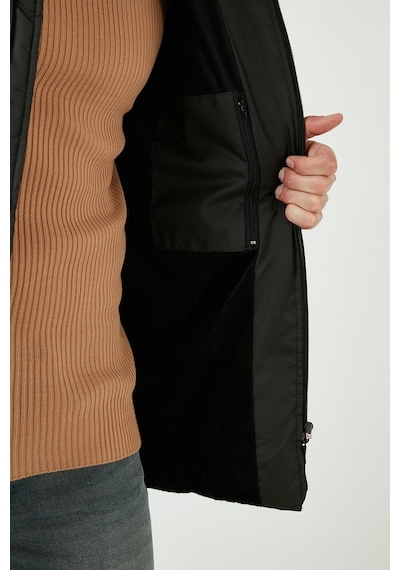 Buratti Kapüşonlu Suya Ve Rüzgara Dayanıklı Soğuk Geçirmez Slim Fit Erkek Mont 5717101 Haki Buratti Kapüşonlu Suya Ve Rüzgara Dayanıklı Soğuk Geçirmez Slim Fit Erkek Mont 5717101 Haki