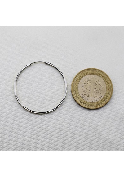 Beyaz Kalem İşli Halka Küpe Çapı: 3.4cm Beyaz Altın