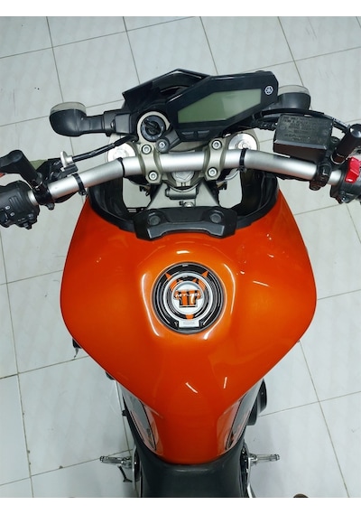 Yamaha Mt-09 Depo Üstü Çift Çizgi Sticker Modeli