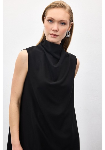 Sateen Dantel Detaylı Degaje Yaka Bluz - Siyah-137044 Siyah