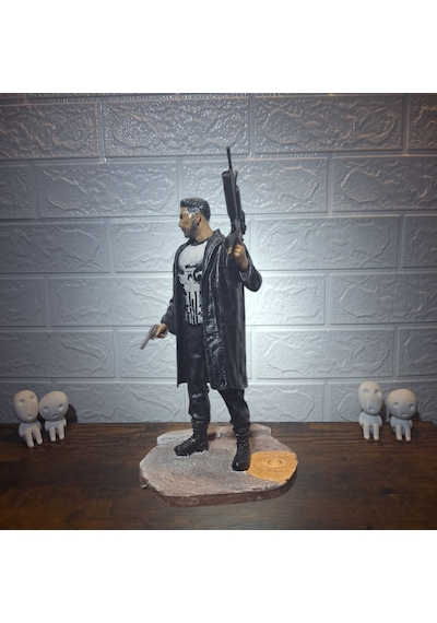 The Punisher Frank Castle El Yapımı Koleksiyon Figürü 27 Cm