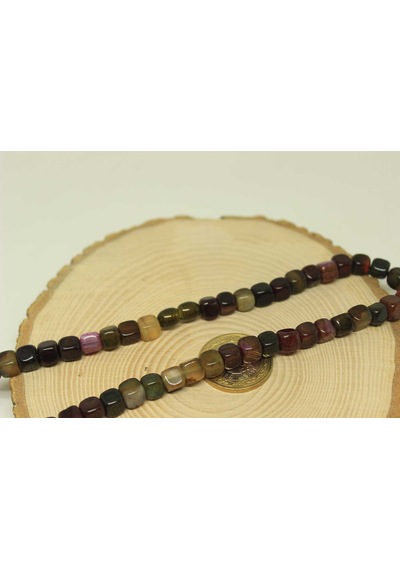 Akik Taşı Küp Şekilli Kolye 7-8mm Aralığı (Klipsli) (23800) Kahverengi