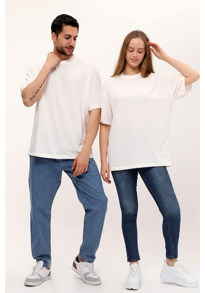 Unisex Beyaz Oversize Bol Kalıp T-shirt Çift Kombini Tavsiyesi Beyaz
