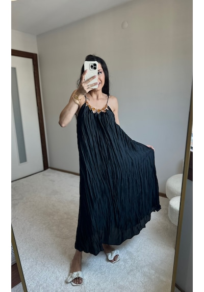 Moystore Zr Boynu Boncuk İşlemeli Kırışık Model Siyah Elbise