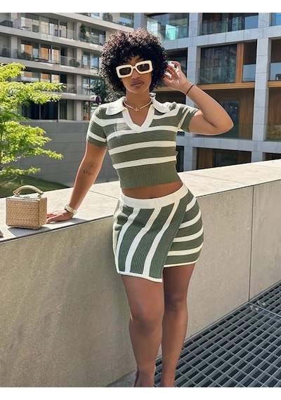 Sinemonline Kadın Kısa Kollu Polo Yaka Crop Asimetrik Mini Triko Etek Ikili Takım Yeşil
