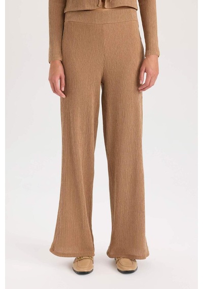 DeFacto Wide Leg Geniş Bol Paça Esnek Belli Basic Düz Bürümcük Pantolon D6300AX24AUBG138