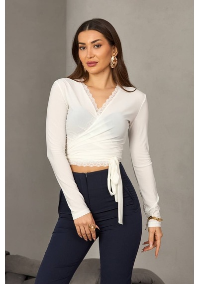 Kadın Dantel Detaylı Kruvaze Bağlamalı Crop Bluz Ekru