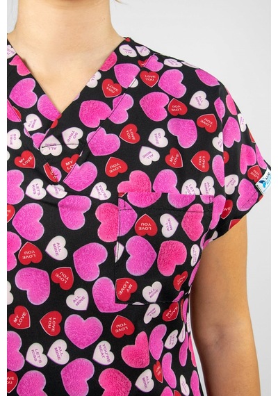 Unisex Pembe Kalpler Desenli Cerrahi Doktor Hemşire Scrubs Tek Üst Forma Pembe Pembe