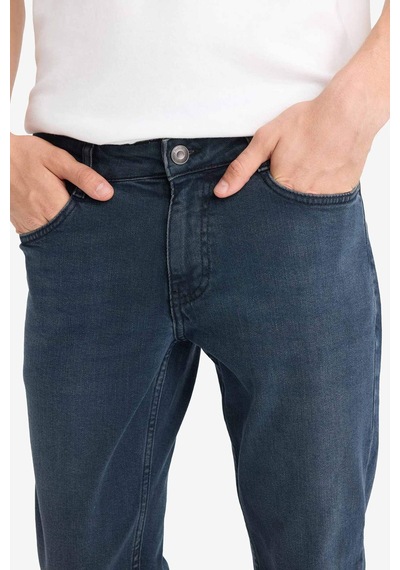 Defacto Pedro Slim Fit Lacivert Erkek Jean Pantolon R8791az/nm83 Lacivert