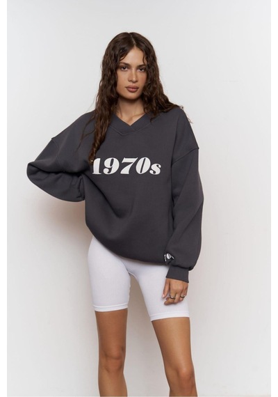 Kadın Katlamalı V Yaka 1970's Baskılı Oversize Sweatshirt Füme
