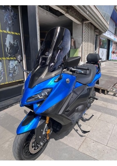 Zeus Motor 2020-2025 Yamaha Tmax 560 Uyumlu Ön Cam Koyu Füme