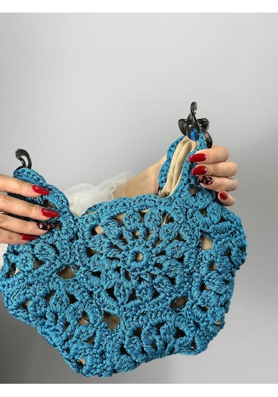 El Örgüsü Çiçekli Kadın El Çantası 30x27 Cm Mavi