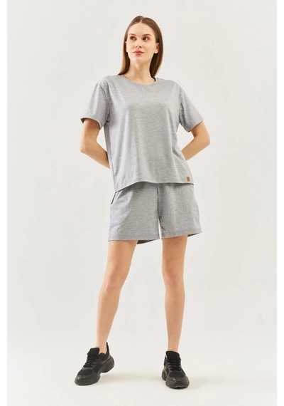 Kadın Rahat %100 Pamuklu Penye Bisiklet Yaka Kısa Kol Basic T-shirt Gri
