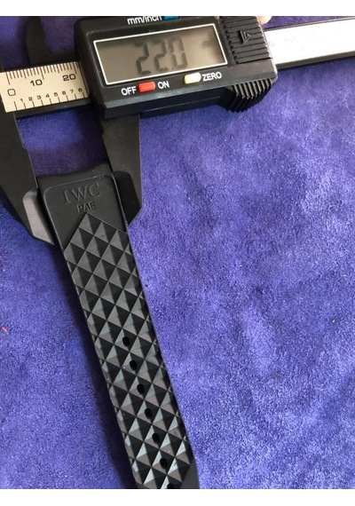 Iwc Uyumlu Siyah Silikon Saat Kordonu 22mm