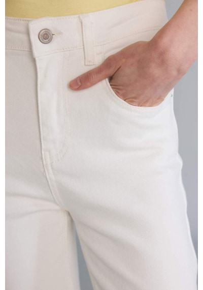 Defacto Crop Flare Fıt Yüksek Bel Paça Ucu Kesik Bilek Boy Jean Pantolon H5368ax26smwt1 Beyaz-wt1 Defacto Crop Flare Fıt Yüksek Bel Paça Ucu Kesik Bilek Boy Jean Pantolon H5368ax26smwt1 Beyaz-wt1