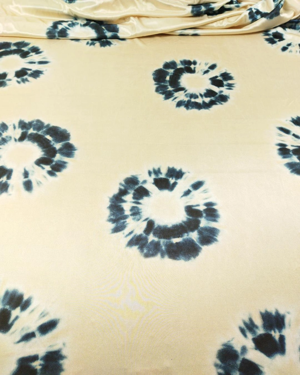 Batik Desen Jarse Bej Lacivert Petro Mavisi Renklerde En: 130 Cm-1283 Renkli