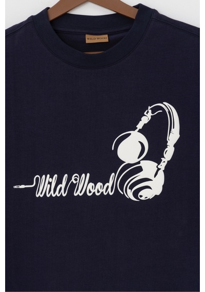 Wild Wood Garment Wild Wood "audio Rhythms" Kulaklık Kabaran Baskılı Premium Oversize T-shirt Lacivert Wild Wood Garment Wild Wood "audio Rhythms" Kulaklık Kabaran Baskılı Premium Oversize T-shirt Lacivert