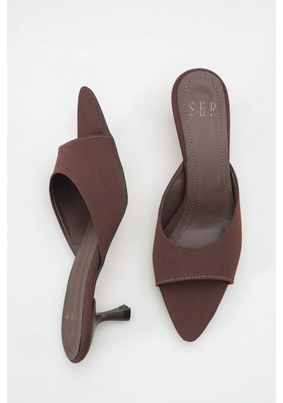 Sermoda Topuklu Kadın Terlik - 5 Cm İnce Topuklu Sivri Burun Kadın Terlik Saten Kahve Sermoda Topuklu Kadın Terlik - 5 Cm İnce Topuklu Sivri Burun Kadın Terlik Saten Kahve
