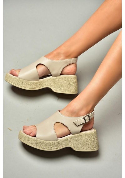 Fox Shoes S996945009 Bej Yüksek Tabanlı Kadın Sandalet Bej