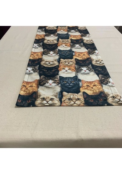Kedi Desenli, Yüksek Kaliteli Dijital Baskılı Runner, Dayanıklı, Modern Tasarım 40x150 Cm Çok Renkli