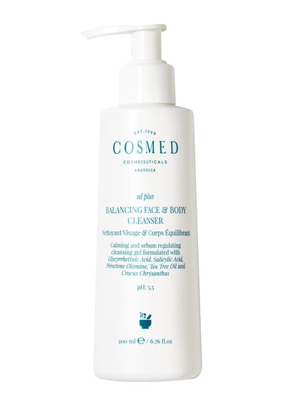 Cosmed Yağlı Ciltler İçin Pullanma Karşıtı Yüz Ve Vücut Temizleyicisi 200 Ml