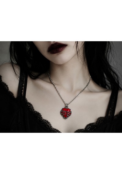 Kırmızı Kalp Ve İskelet El Figürlü Gotik Kolye Alternatif Tarz Metal Kolye Çok renkli