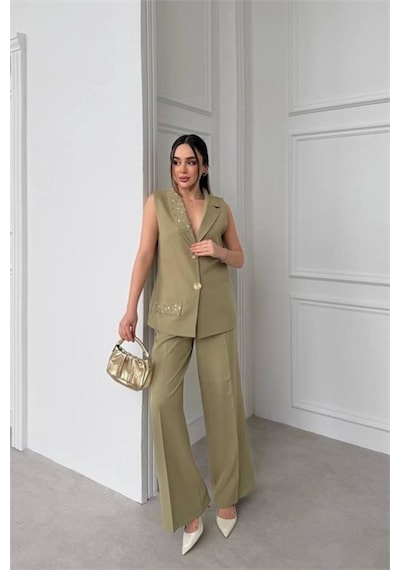 Neşeli Butik Kadın Yeşil Taş İşlemeli Gold Düğme Detaylı Kolsuz Blazer Ceket Pantolon Takımnbstr1030 Neşeli Butik Kadın Yeşil Taş İşlemeli Gold Düğme Detaylı Kolsuz Blazer Ceket Pantolon Takımnbstr1030